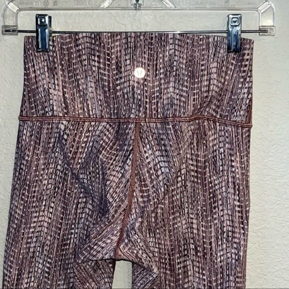 Lululemon Wunder Under High-Rise 7/8 Tight *Full-On Luon 25" Size 6 - Picture 6 of 7